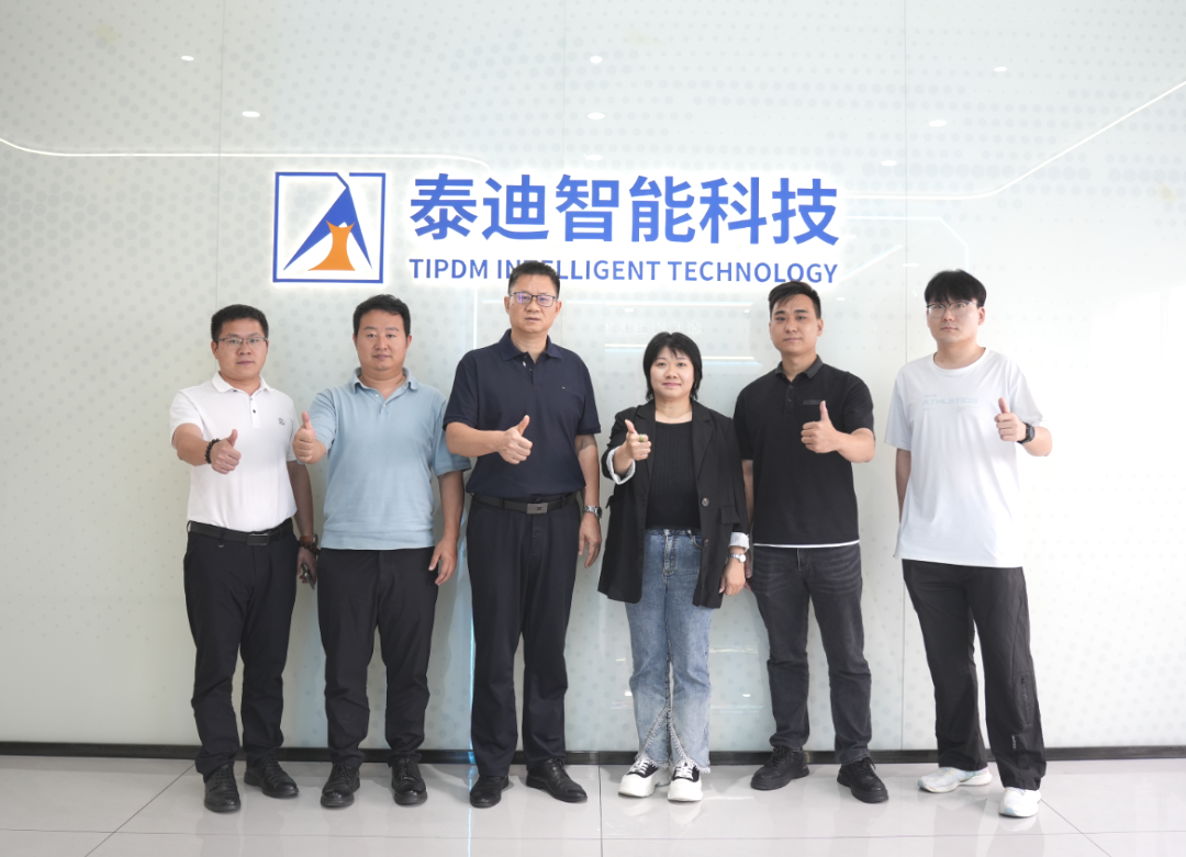 广州城建高级技工学校一行莅临泰迪智能科技参观交流